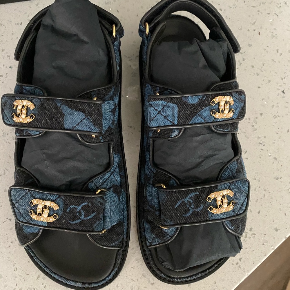 New CHANEL 2021 “dad” sandals - Picture 15 of 16